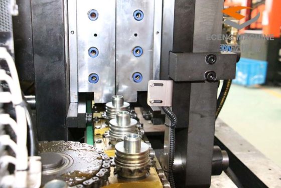 управление PLC создателя XINJE бутылки машины прессформы дуновения простирания ЛЮБИМЦА 52kW